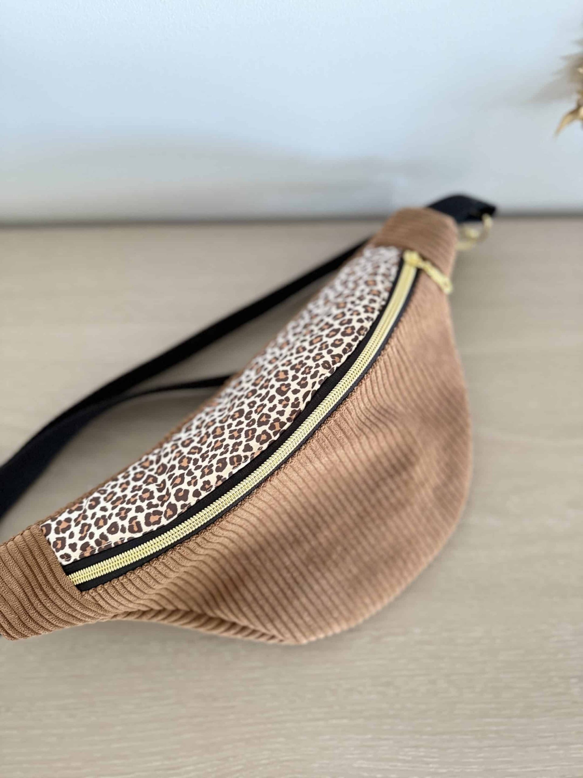Sac banane, velours côtelé camel et coton motifs léopards – Image 4